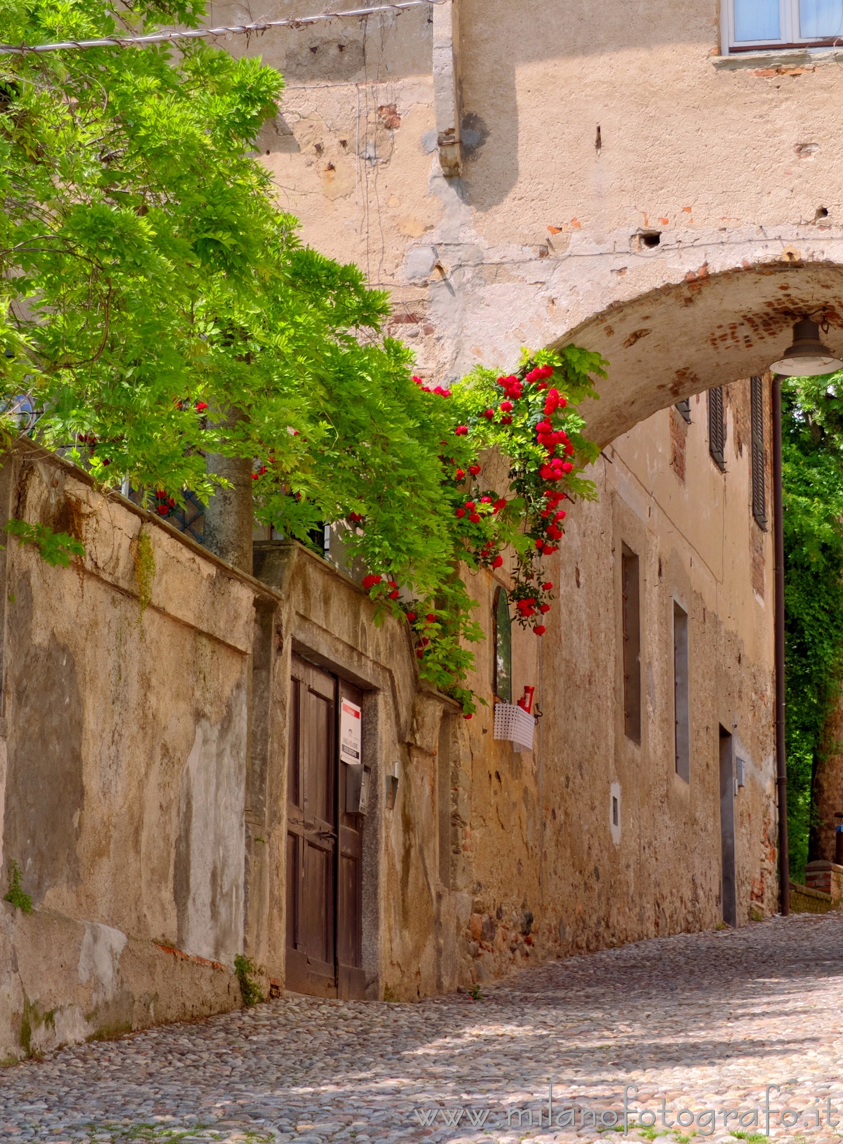 Castiglione Olona (Varese, Italy) - Archway along the climb towards the Collegiate Church of Saints Stephen and Lawrence